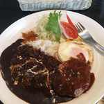カフェ・ド・シモンズ - 料理写真:ハンバーグカレー 918円