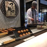 たねや日牟禮茶屋 - つぶら餅の実演