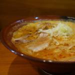 麺屋路三 - 「豚骨と胡麻」が効いた独特の味噌スープがうまい