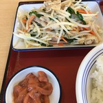 郡山桑野食堂 - 野菜炒めとイカの塩辛