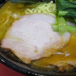 家系総本山 ラーメン 吉村家 - 中盛ラーメン