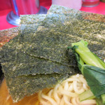 家系総本山 ラーメン 吉村家 - 中盛ラーメン