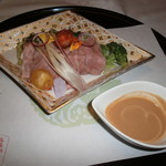 三養荘 - 冷製牛肉しゃぶサラダ