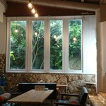 誰もいないカフェ