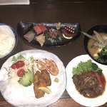 Sankai - 山海おまかせ定食 1,500円
                        
                        牛スジ入り煮込みハンバーグ、カキフライ、海老唐揚げ、刺身盛合せ、シマアジ味噌汁、ご飯×2.5杯