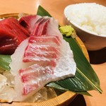 まるさ水産 - お刺身は厚切りでやっぱり大満足
