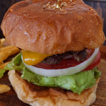 マクレーン オールドバーガースタンド - ウイスキースモークベーコンチーズバーガー（日替わりバーガー・日曜）