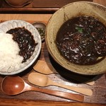 石挽き十割蕎麦 玄盛 - 黒カレー南蛮蕎麦と蕎麦屋の黒カレー丼w