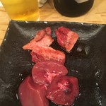 立喰い焼肉 治郎丸 - 上ささき下ヨロニク