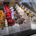 ラ・ローズ・ジャポネ - ケーキショーケース
