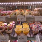 ラ・ローズ・ジャポネ - ケーキショーケース