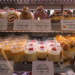 ラ・ローズ・ジャポネ - ケーキショーケース