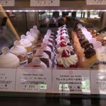 ラ・ローズ・ジャポネ - ケーキショーケース