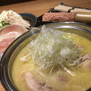 〜水炊き〜黄金の鶏白湯スープで