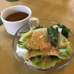 Pengin - 俵ハンバーグセット(レディースサイズ140グラム)1,610円…スープとサラダ