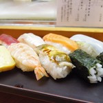 Sakaezushi - ランチ　にぎり　750円