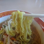 白神飯店 - 平打ち縮れ麺