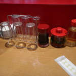 第7ギョーザの店 - 卓上セット