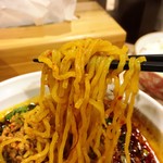 拉麺大公 - 台湾ラーメンの麺リフトアップ