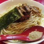 麺屋 武吉 - 漁粉で風味が増す・・・俺はあまり好きではないこのスタイル