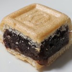 鶴屋八幡 - 料理写真:百楽つぶ餡 1/4サイズ