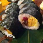 東京 土山人 - 1本1000円の太巻きはボリューム満点トロとろたまごが美味しいね。