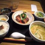 やんばる - ラフテーと煮玉子定食