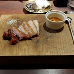 山ねこ軒 - 東陽村産牝猪トロ 薪焼き・マディラソース