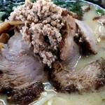 めの娘 - 【2018.11.3(土)】味噌チャーシューめん(並盛・160g)1,004円のチャーシューと挽肉