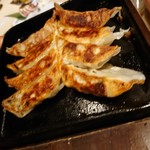 魚民 - 鉄鍋餃子 (398円)
