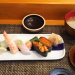 玄海鮨 - 松にぎり  セットの貝汁とサービスの茶碗蒸し