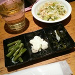 吾照里 - ランチサラダと韓国小皿3品