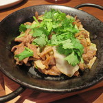 ビアオクロック - ラム肉のジンギスカン風950円