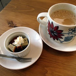 ランチにはデザートとお好きなドリンクがつきます