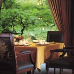 中国料理 皇家龍鳳 - 内観写真:窓際のお席