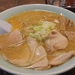 白樺 - 味噌ラーメン普通盛り。