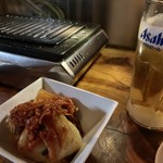 卸)新宿食肉センター極 - キムチと生ビール