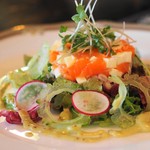 レストランル シエルブルー - サーモンとモッツァレラチーズのタルタルステーキ
      