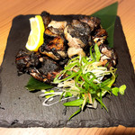 Nagoyakochin Jidoriya Tsujikura - 熟成鶏の炭炙り焼き