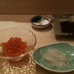 鮨 さいとう - いくらと白エビをツマミで