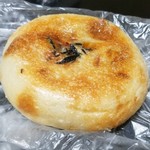 季節野菜とひじきのおやき。根菜とひじきで食物繊維摂取量が半端ない！！