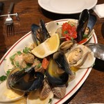 ダ マッサ - 貝類の白ワイン蒸し