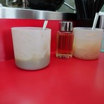 ラーメン 杉田家 - 2018年10月　卓上の薬味たち