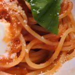 RISTORANTE Orobianco - モッツァレラチーズとバジリコのトマトソース(スパゲティー)