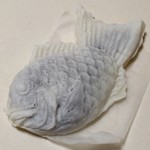 白いタイヤキ - 料理写真:黒あん（130円）