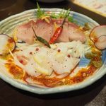 赤い壺 - 新鮮な魚を辛みソースで(+4)