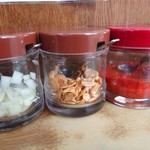 ラーメン壱六家 - 2018年10月　卓上の薬味たち1