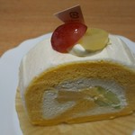 パティスリー プティ・グラン - 季節のロールケーキ