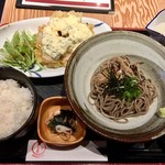 うどん やきとり とびた - 