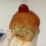 Patisserie Stohrer - 容器に残るほどしみ込ませたラム酒シロップは、その芳醇な香りや甘味、ほろ苦さの虜に